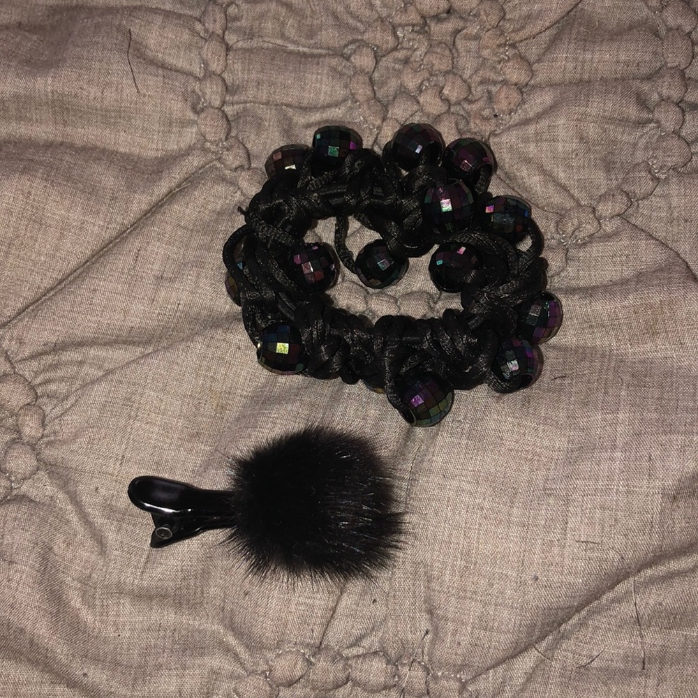 Bundle Clip and Scrunchie - Picture 2 of 2